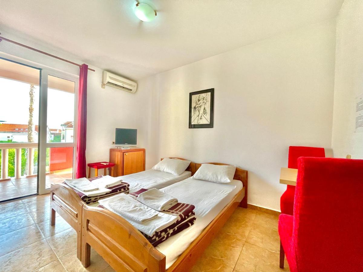 Vila L Budva Hotel Luaran gambar